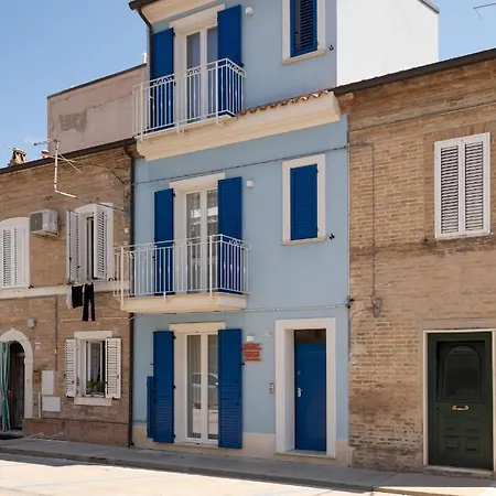 Casa Azzurra Vacanze דירה *